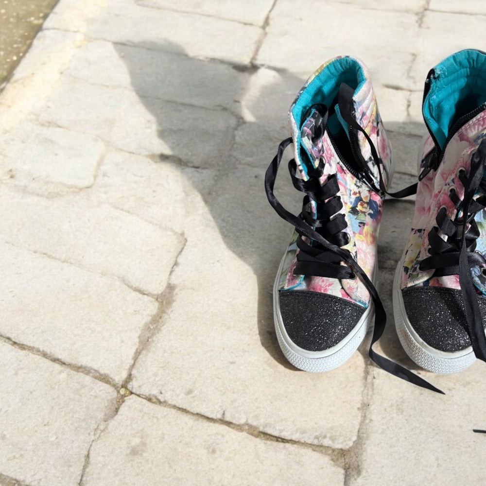 Black and Pink High-Top Sneakers Sporty Design